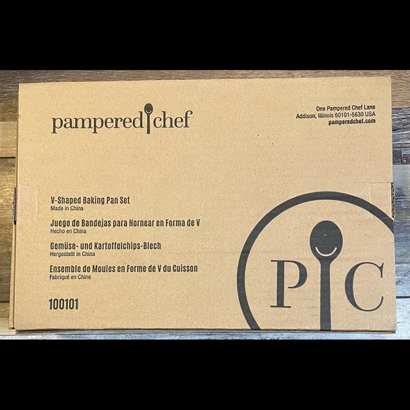 New Pampered Chef V-Shaped Baking Pan Set - Picture 3 of 5